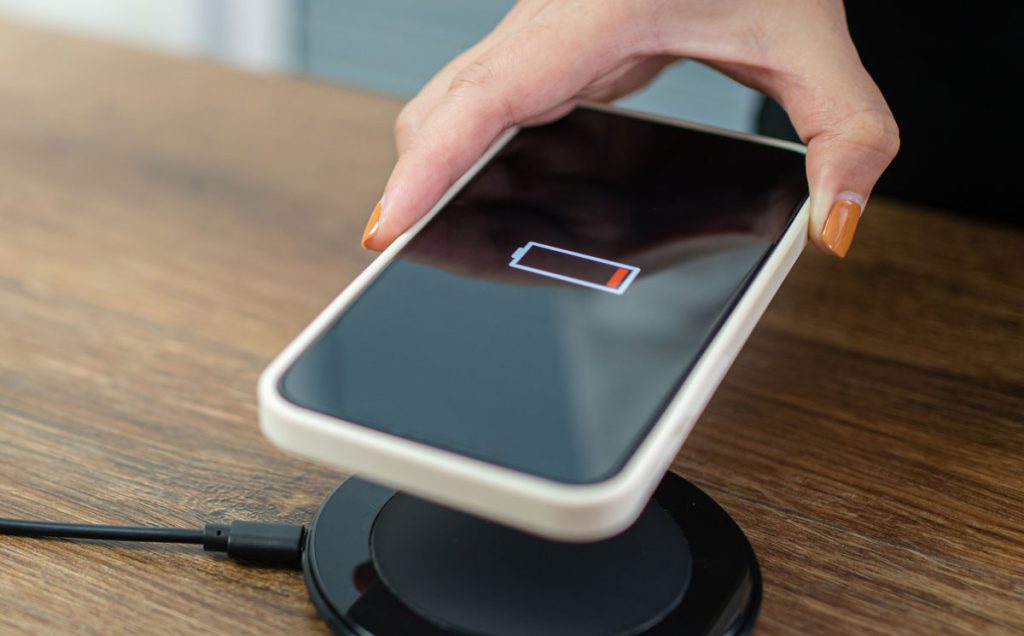 Teknologi Pengisian Daya Nirkabel, Begini Cara Kerja Teknologi Pengisian Daya Nirkabel yang Bikin Gadget Kamu Cepet Full!