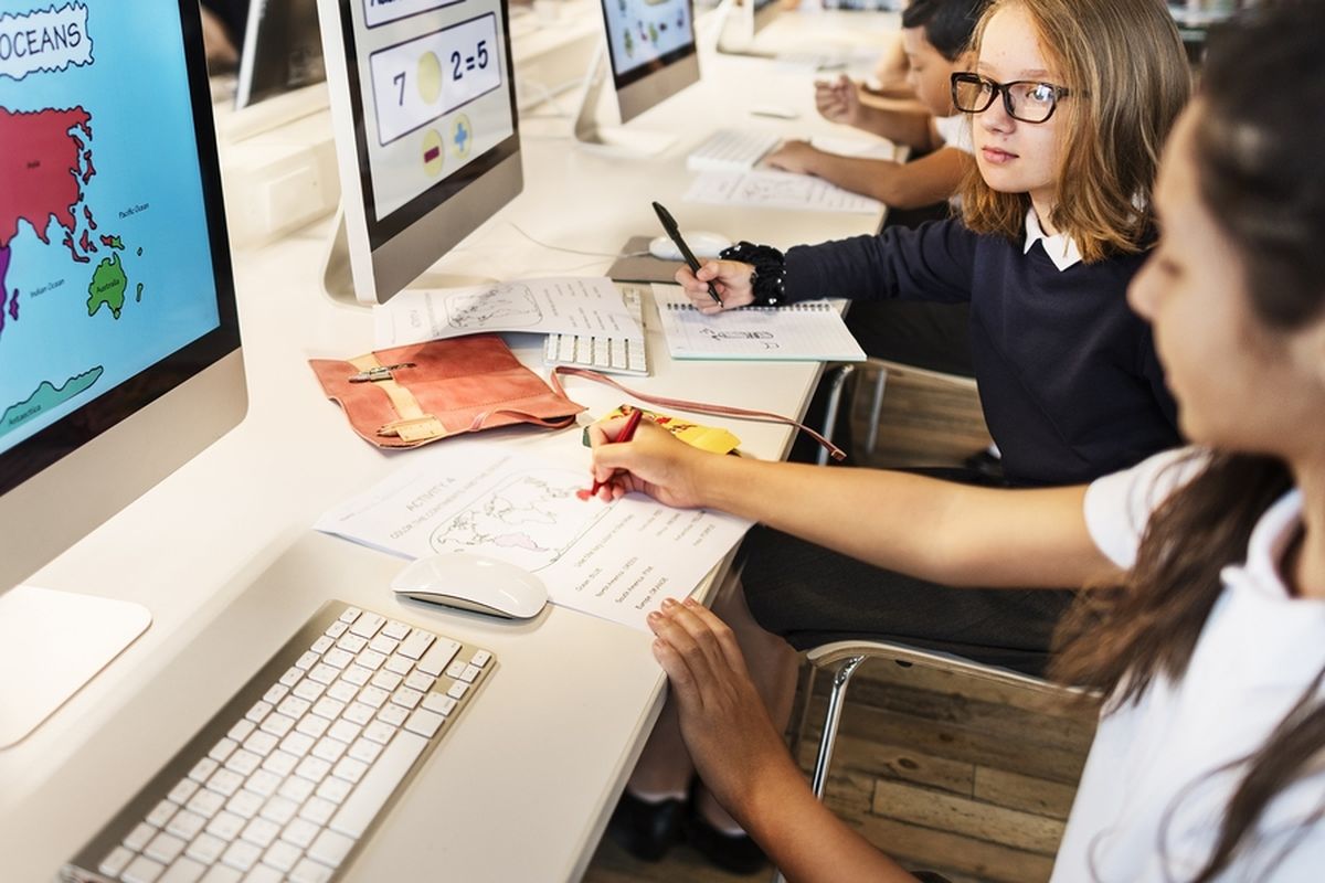 Manfaat Teknologi di Bidang Pendidikan, Nggak Cuma Canggih! Ini Loh Manfaat Teknologi di Bidang Pendidikan Buat Pelajar Zaman Now!