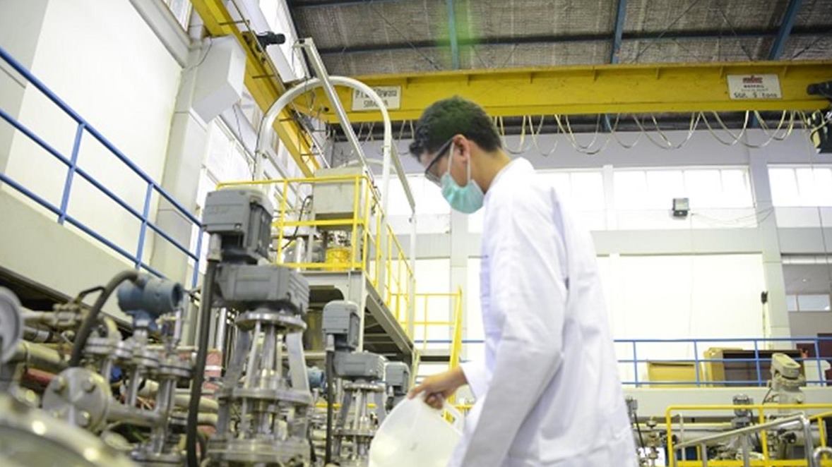 Peran Teknologi dalam Penelitian Ilmiah Modern, Peneliti Muda dan Adaptasi Teknologi