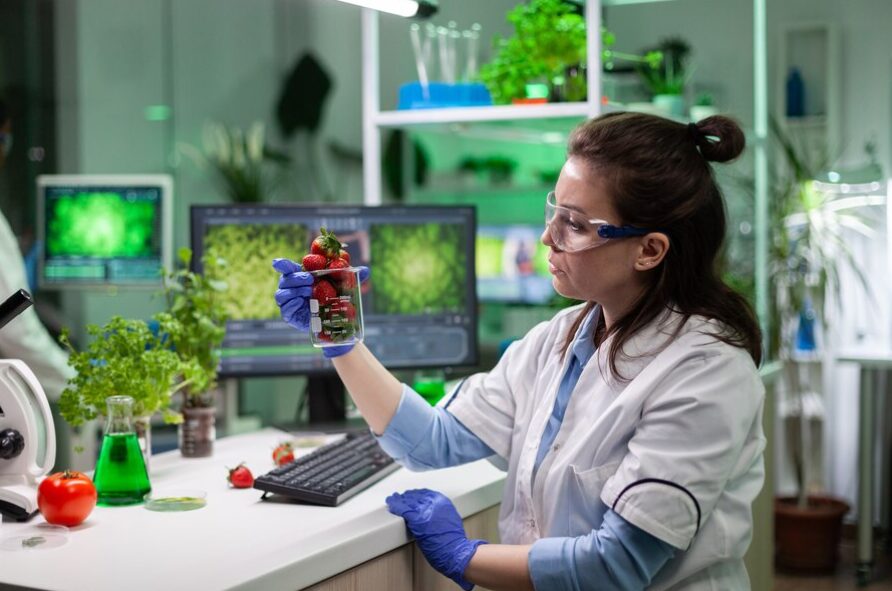 Teknologi Terbaru dalam Bidang Bioteknologi dan Farmasi, Kolaborasi Antara Bioteknologi dan Kecerdasan Buatan