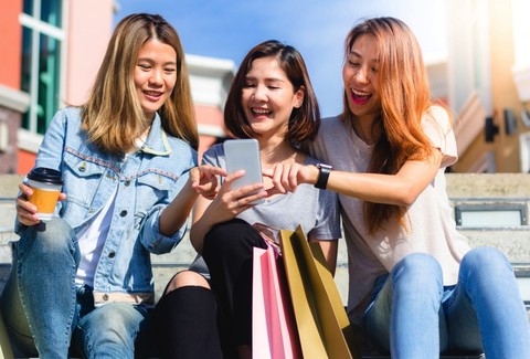 Pengaruh Teknologi Terhadap Perilaku Konsumen Online, Gen Z dan Budaya Belanja Baru