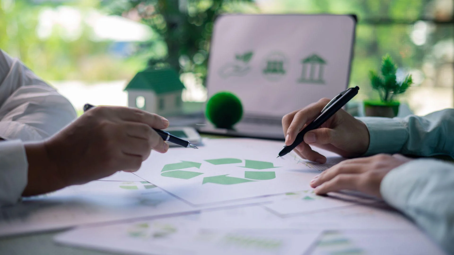 Teknologi yang Mendukung Model Bisnis Berkelanjutan, Sustainability Reporting Laporan untuk Tunjukkan Komitmen Bisnis