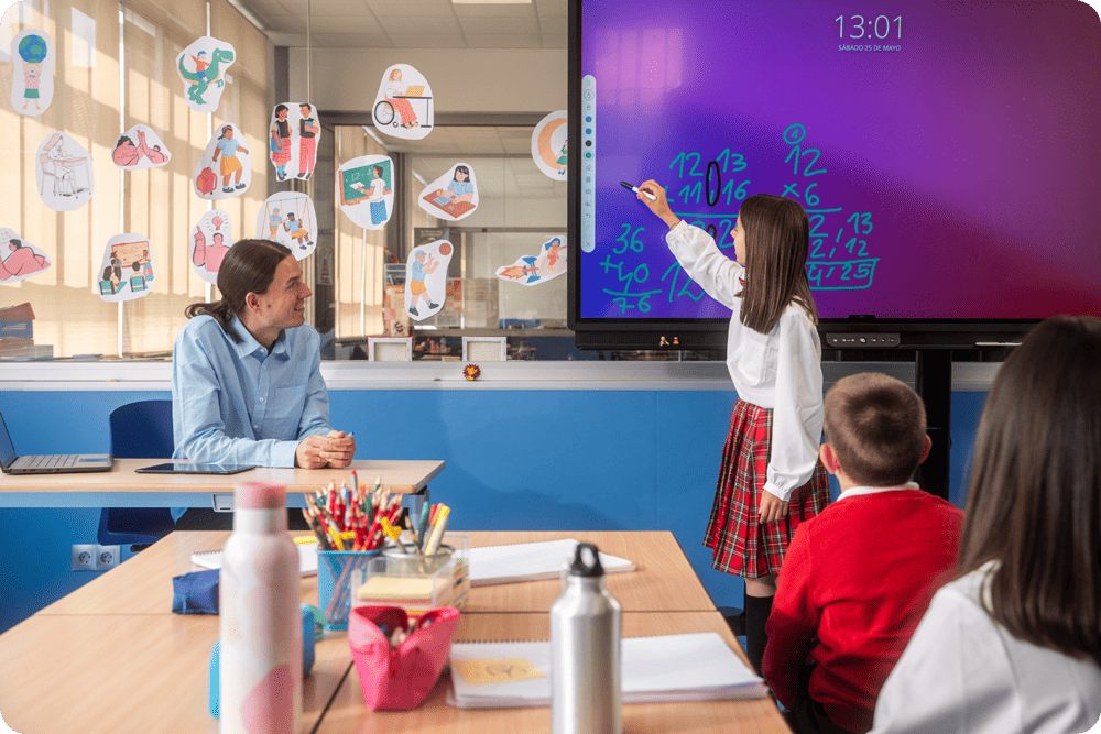 Inovasi Teknologi Pendidikan dalam Meningkatkan Kreativitas Siswa, Hambatan dan Tantangan Penerapan Teknologi di Sekolah