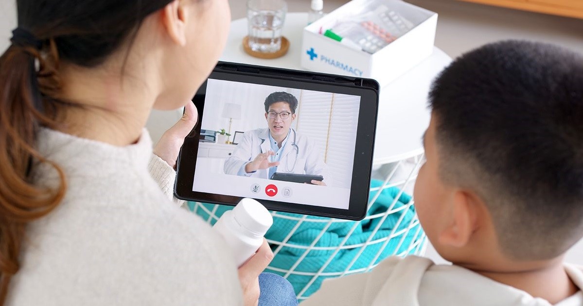 Peran Teknologi dalam Meningkatkan Pelayanan Rumah Sakit, Telemedicine dan Konsultasi Online