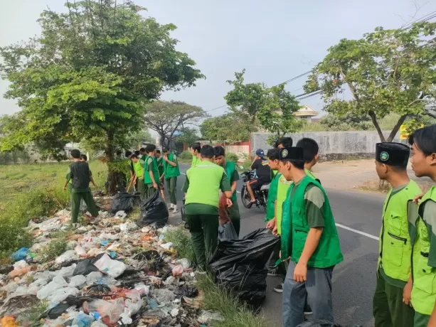 Peran Teknologi dalam Pelestarian Sumber Daya Alam, Teknologi untuk Edukasi dan Kesadaran Masyarakat