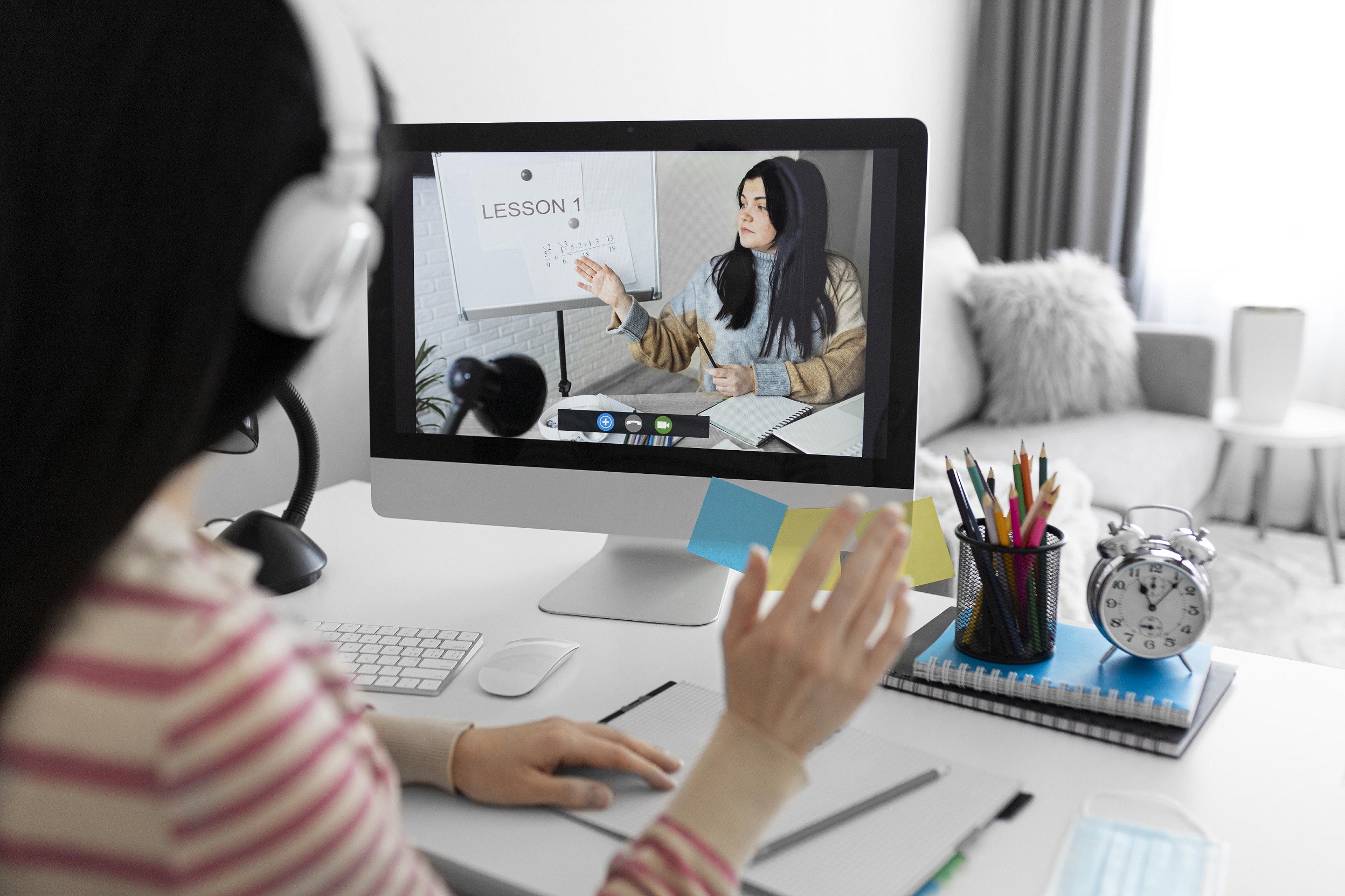 Pemanfaatan Platform Digital untuk Pembelajaran Jarak Jauh, Pemanfaatan Platform Digital untuk Pembelajaran Jarak Jauh Biar Belajar Nggak Ngebosenin!