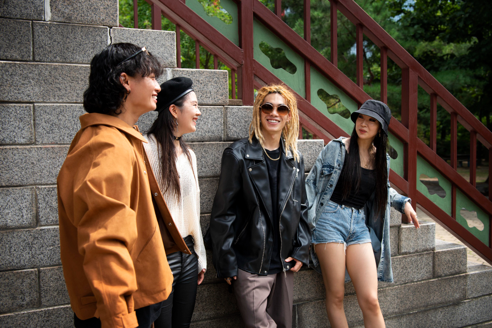 Pengaruh Teknologi Digital Terhadap Gaya Hidup Remaja, Remaja dan Tren Fashion Digital