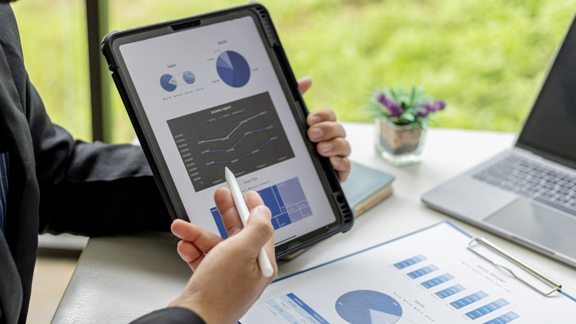 Cara Teknologi Membantu Manajemen Keuangan Usaha Kecil, Mengurangi Kesalahan Manusia